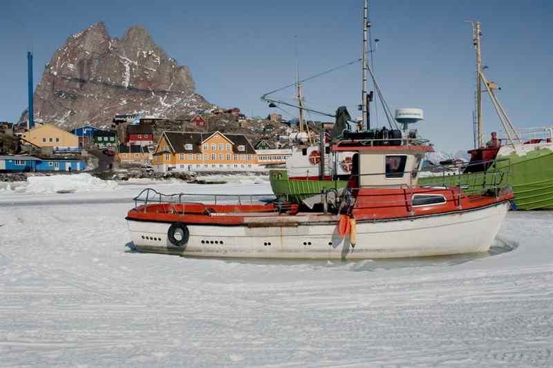 Ships in Greenlandic ice.