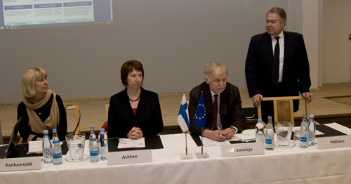 Director of the Arctic Centre Paula Kankaanpää, Lady Catherine Ashton, Minister for Foreign Affairs Erkki Tuomioja and Ambassador Hannu Halinen.