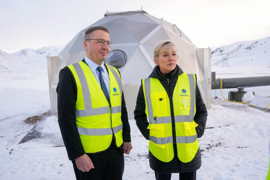 Guðlaugur Þór Þórðarson, Minister of Environment, Energy and Climate, and  Jennifer  M.  Granholm , the United States' Secretary of Energy